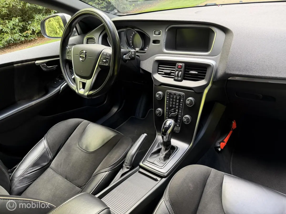 2.0 T4 190PK Automaat Trekhaak Clima Cruise Leer