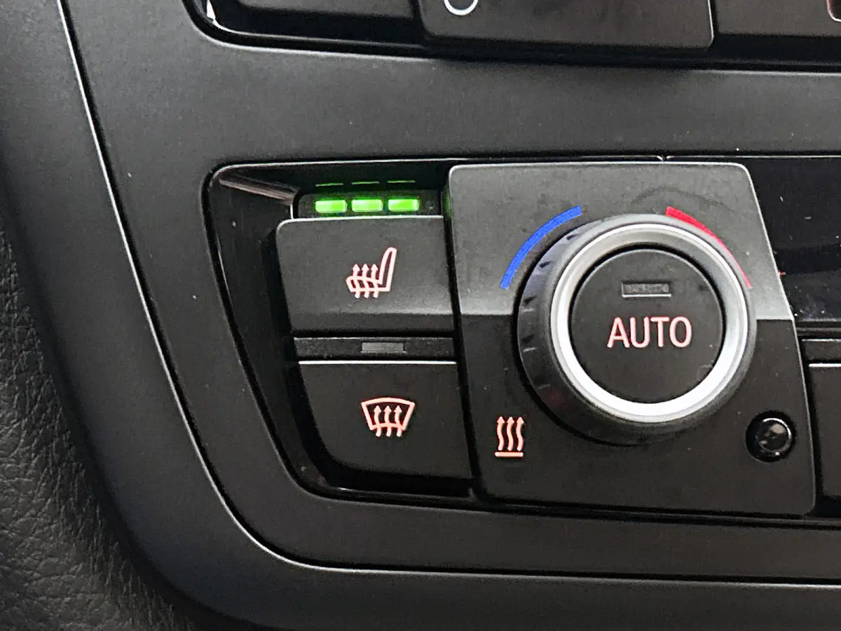 435i Sport(Goed OnderH, Navi, StoelV, Memory stoelen, Climate Con, Cruise Con, Etc)