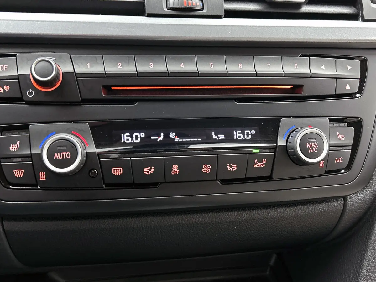435i Sport(Goed OnderH, Navi, StoelV, Memory stoelen, Climate Con, Cruise Con, Etc)