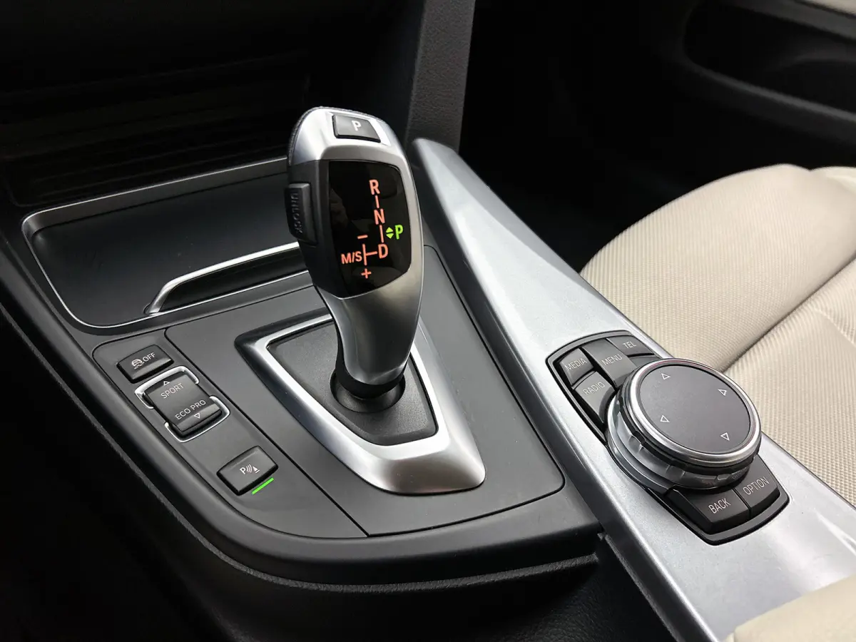 435i Sport(Goed OnderH, Navi, StoelV, Memory stoelen, Climate Con, Cruise Con, Etc)