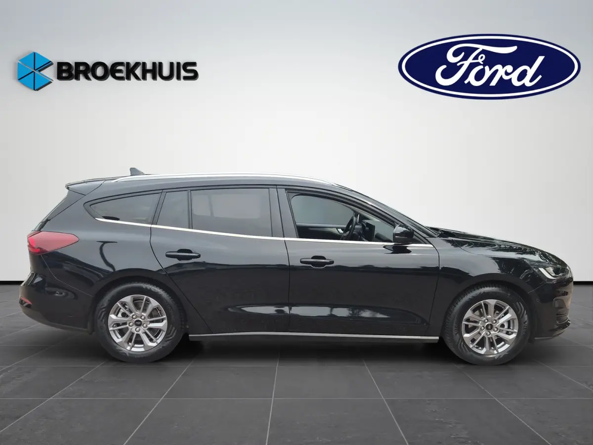 1.0 EcoBoost Hybrid Titanium 155pk | Elekt. Trekhaak | Winterpack | Adaptive Cruise | Dodehoek Detectie