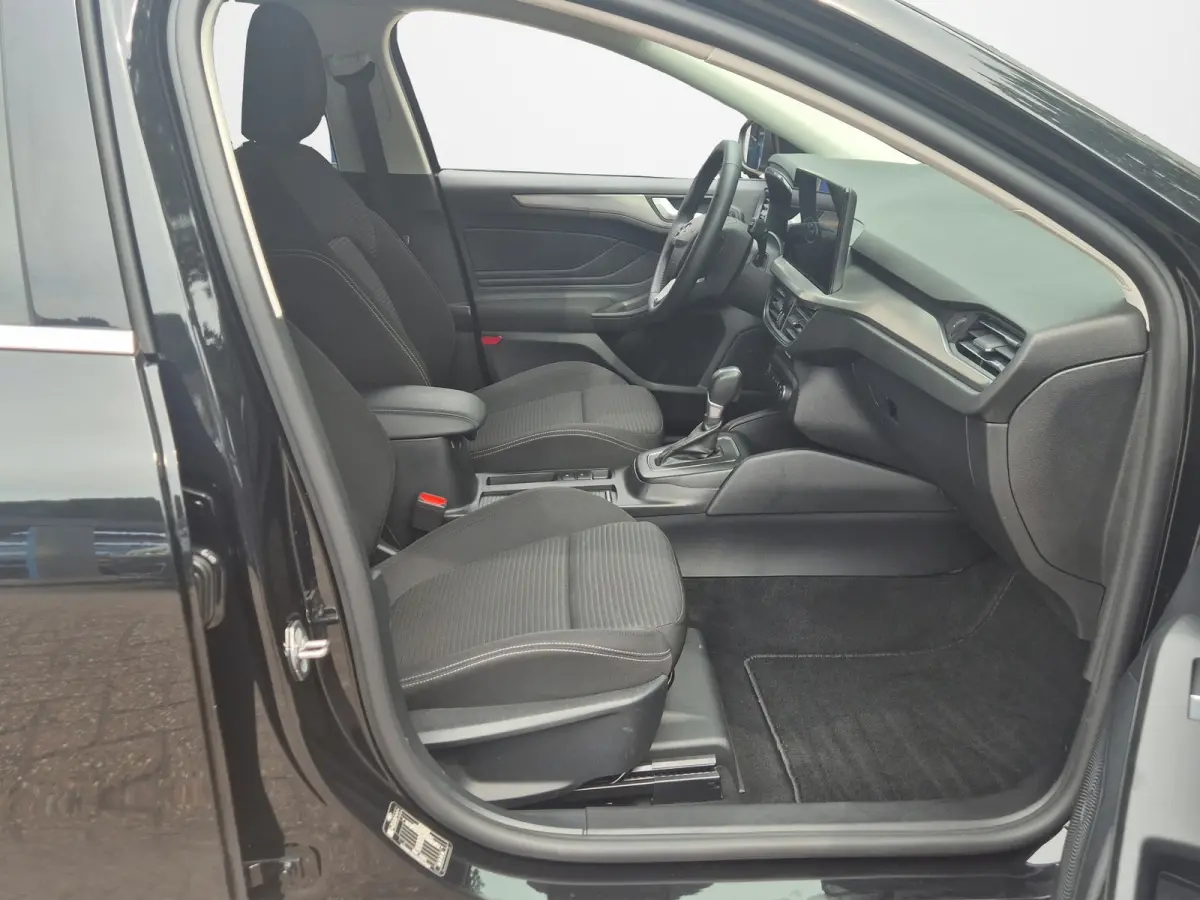 1.0 EcoBoost Hybrid Titanium 155pk | Elekt. Trekhaak | Winterpack | Adaptive Cruise | Dodehoek Detectie