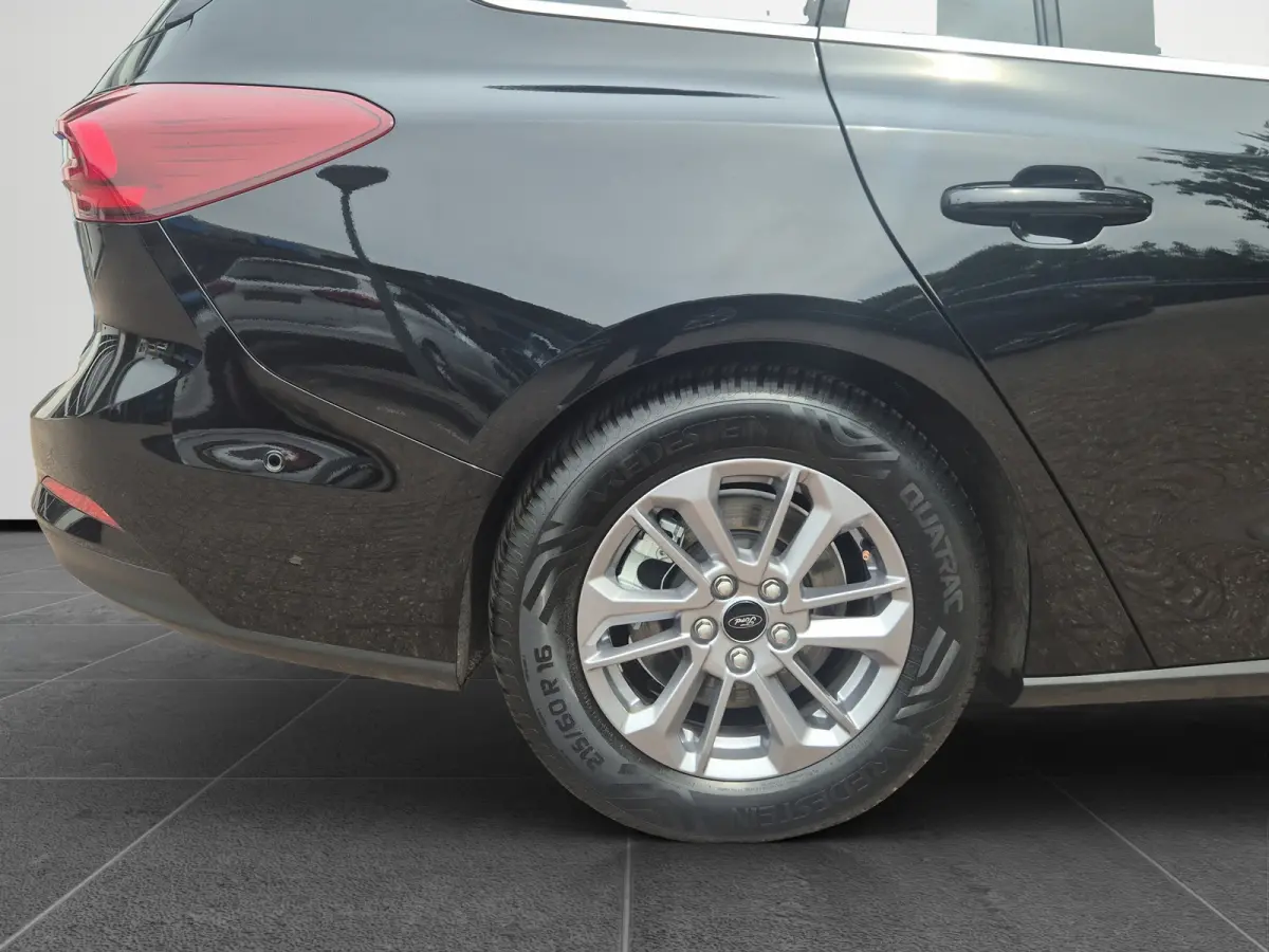 1.0 EcoBoost Hybrid Titanium 155pk | Elekt. Trekhaak | Winterpack | Adaptive Cruise | Dodehoek Detectie