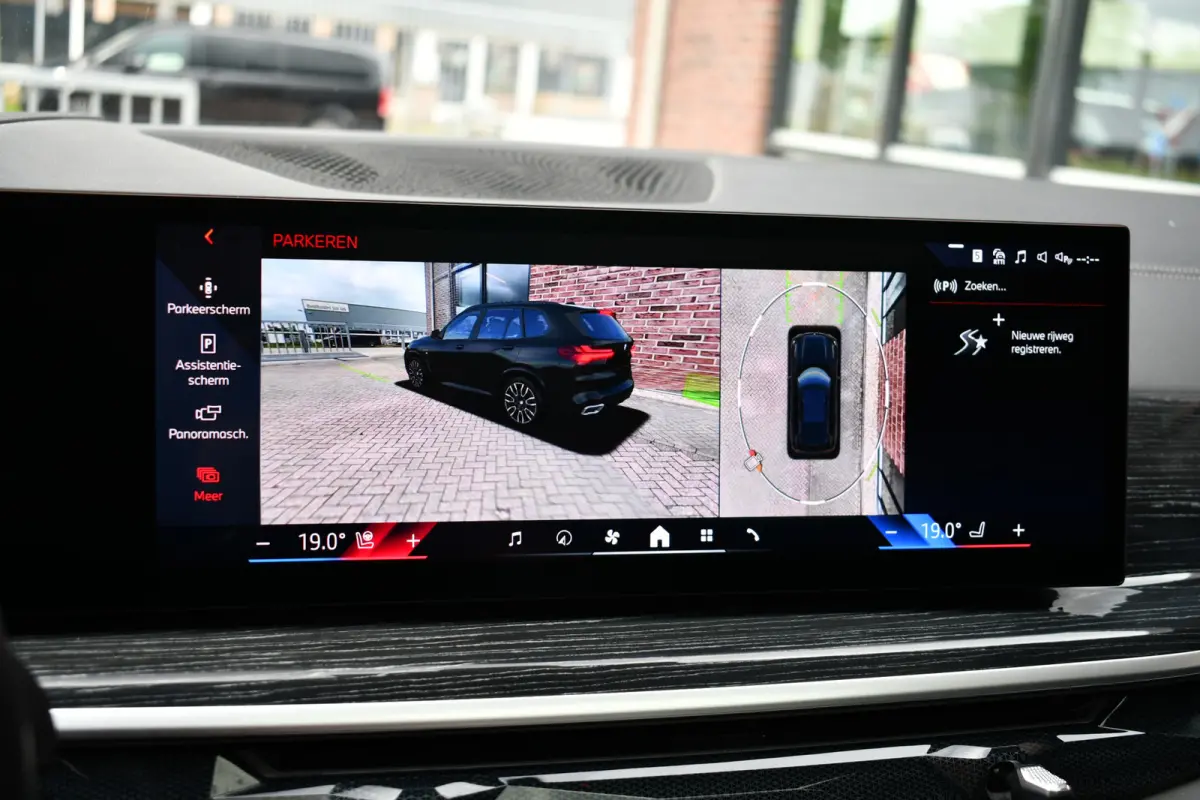 xDrive50e M-Sport Skylounge Comf-stoel ACC 360 HUD H/K 22inch BTW-auto