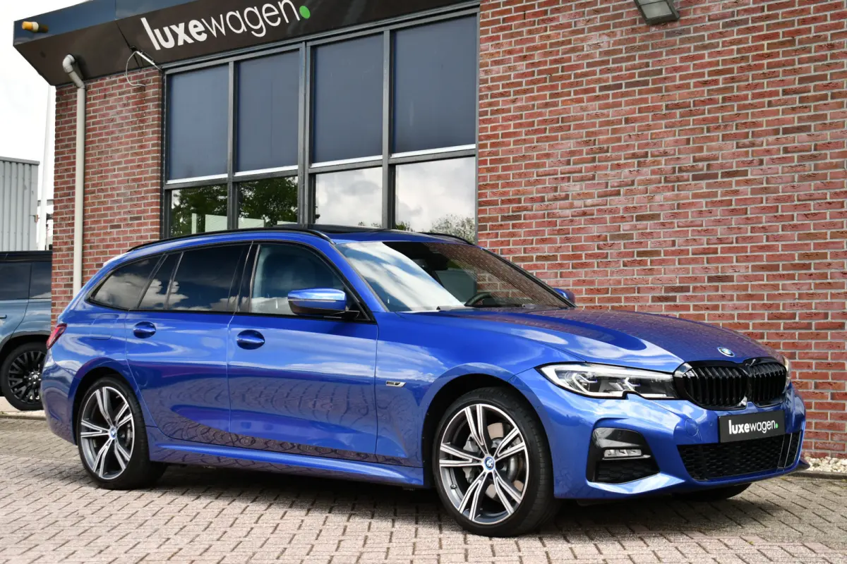 330e xDrive M-Sport Pano Trekh El-zetels HUD Laser 19inch Adp-onderstel