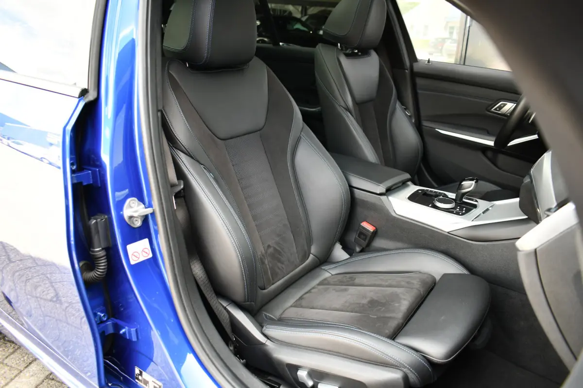 330e xDrive M-Sport Pano Trekh El-zetels HUD Laser 19inch Adp-onderstel