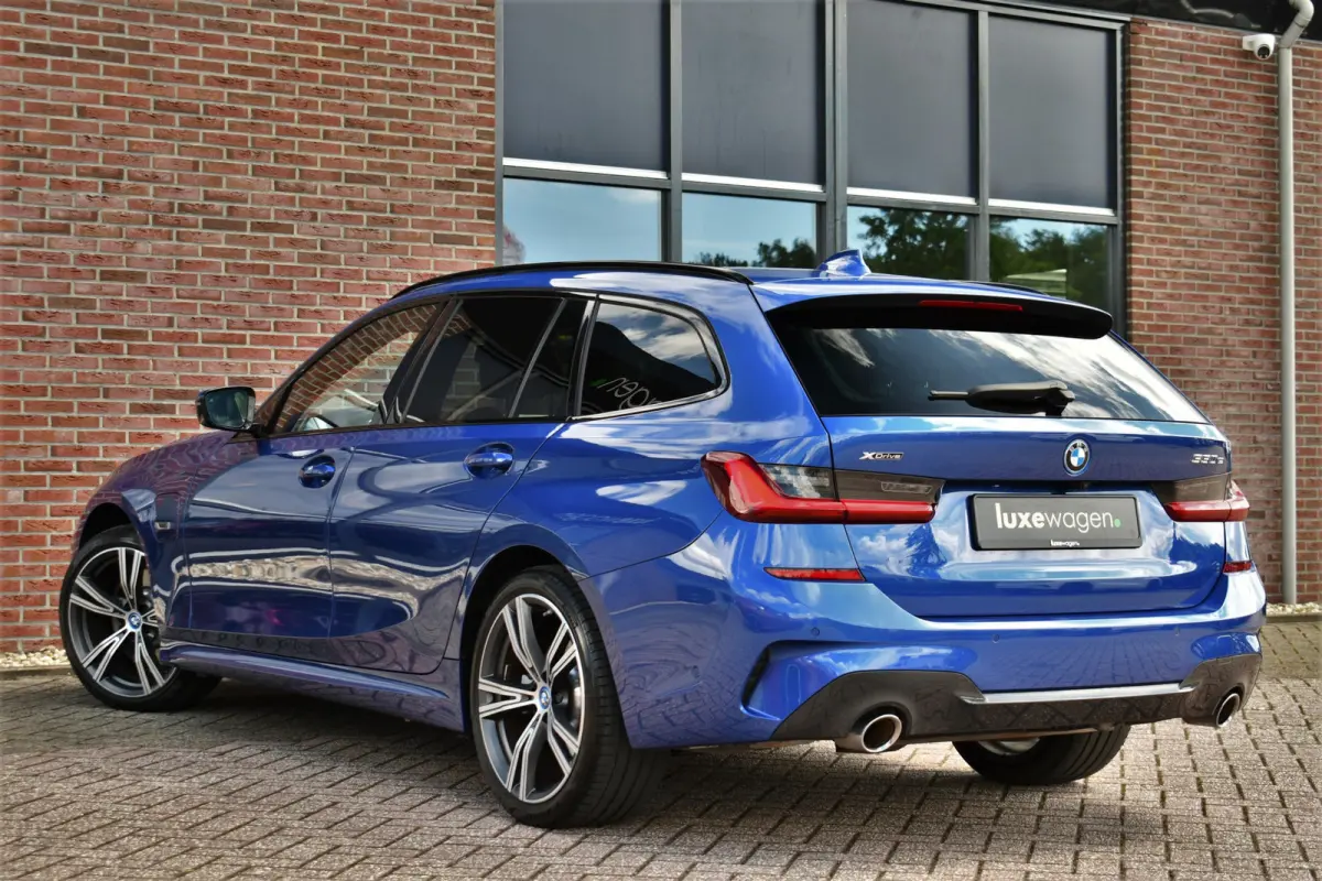 330e xDrive M-Sport Pano Trekh El-zetels HUD Laser 19inch Adp-onderstel