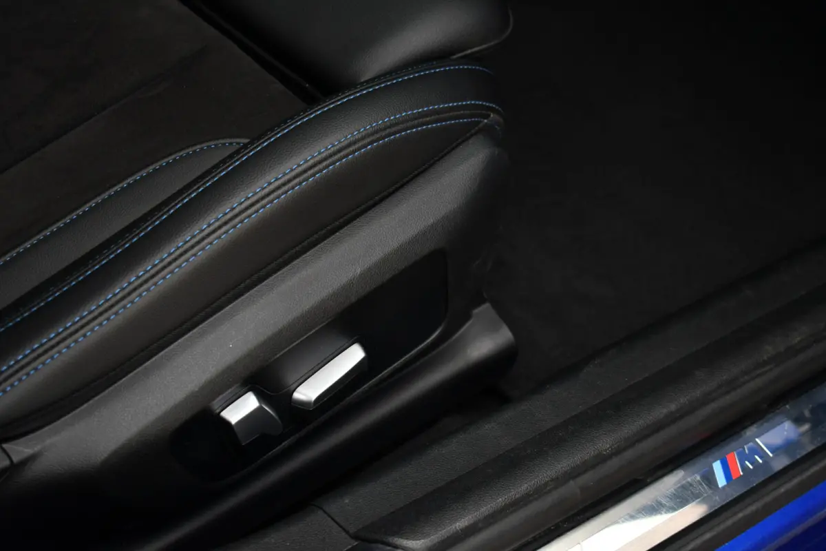 330e xDrive M-Sport Pano Trekh El-zetels HUD Laser 19inch Adp-onderstel