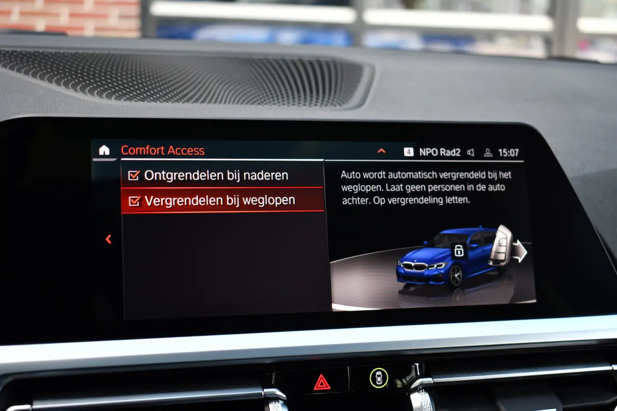 330e xDrive M-Sport Pano Trekh El-zetels HUD Laser 19inch Adp-onderstel