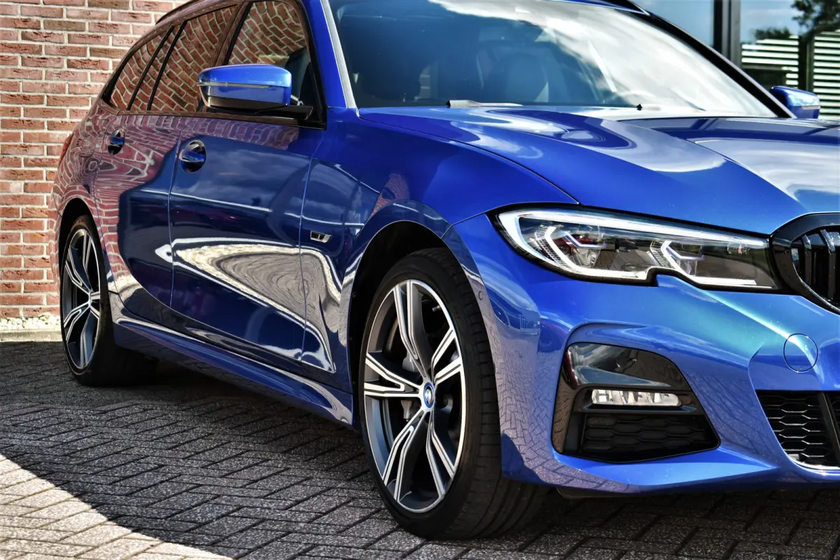330e xDrive M-Sport Pano Trekh El-zetels HUD Laser 19inch Adp-onderstel
