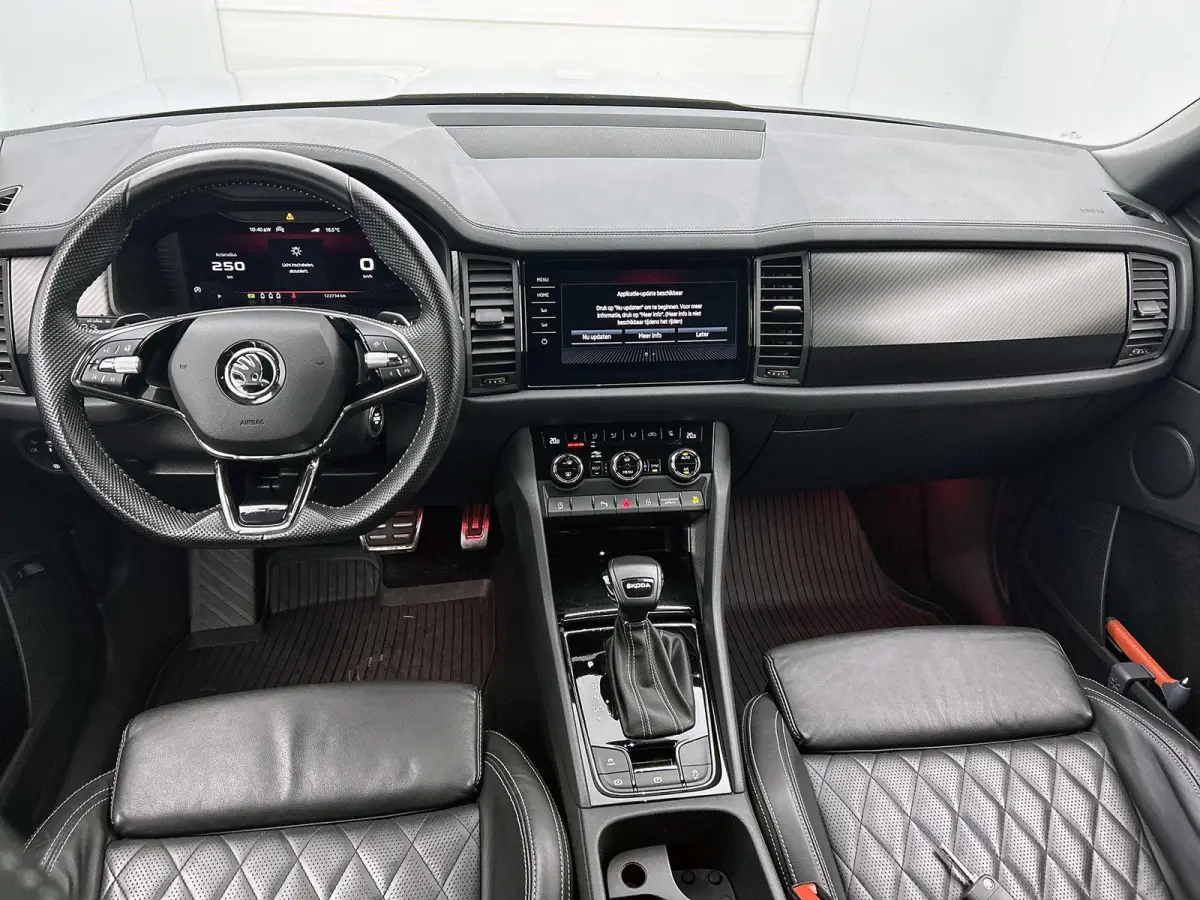 1.5 TSI Sportline Business | Automaat | Apple Carplay / Android Auto | Stoelventilatie | Stoelverwarming | Achteruitrijcamera | Parkeersensoren | Lederen Bekleding |