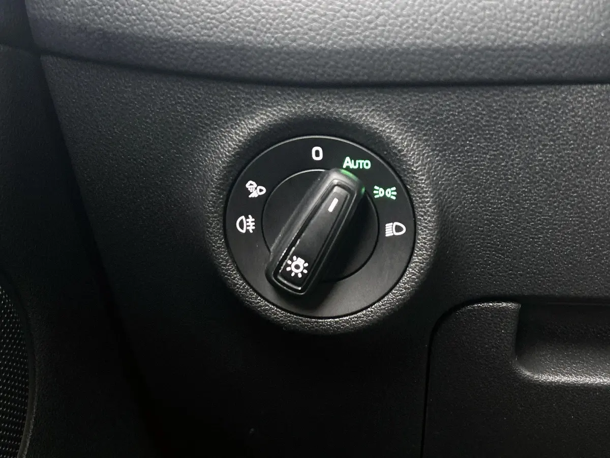 1.5 TSI Sportline Business | Automaat | Apple Carplay / Android Auto | Stoelventilatie | Stoelverwarming | Achteruitrijcamera | Parkeersensoren | Lederen Bekleding |