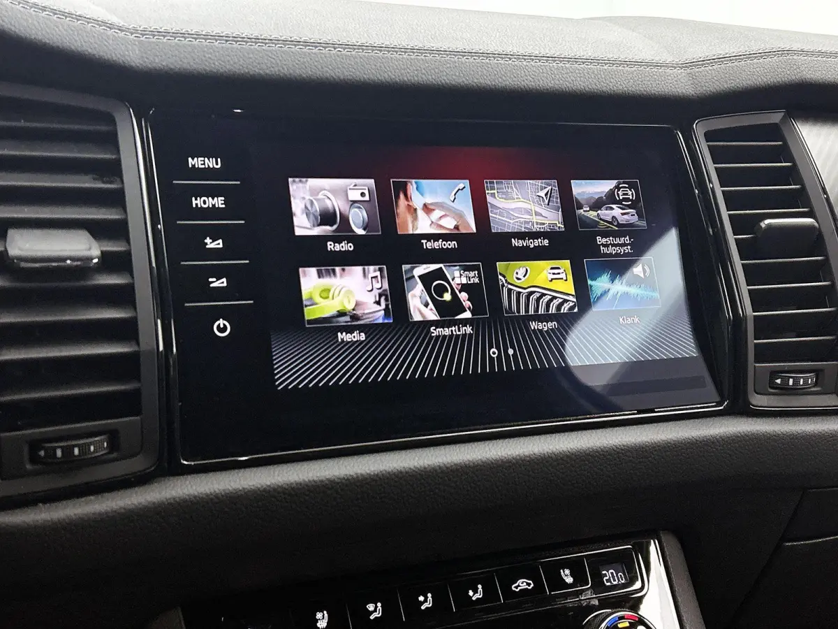 1.5 TSI Sportline Business | Automaat | Apple Carplay / Android Auto | Stoelventilatie | Stoelverwarming | Achteruitrijcamera | Parkeersensoren | Lederen Bekleding |