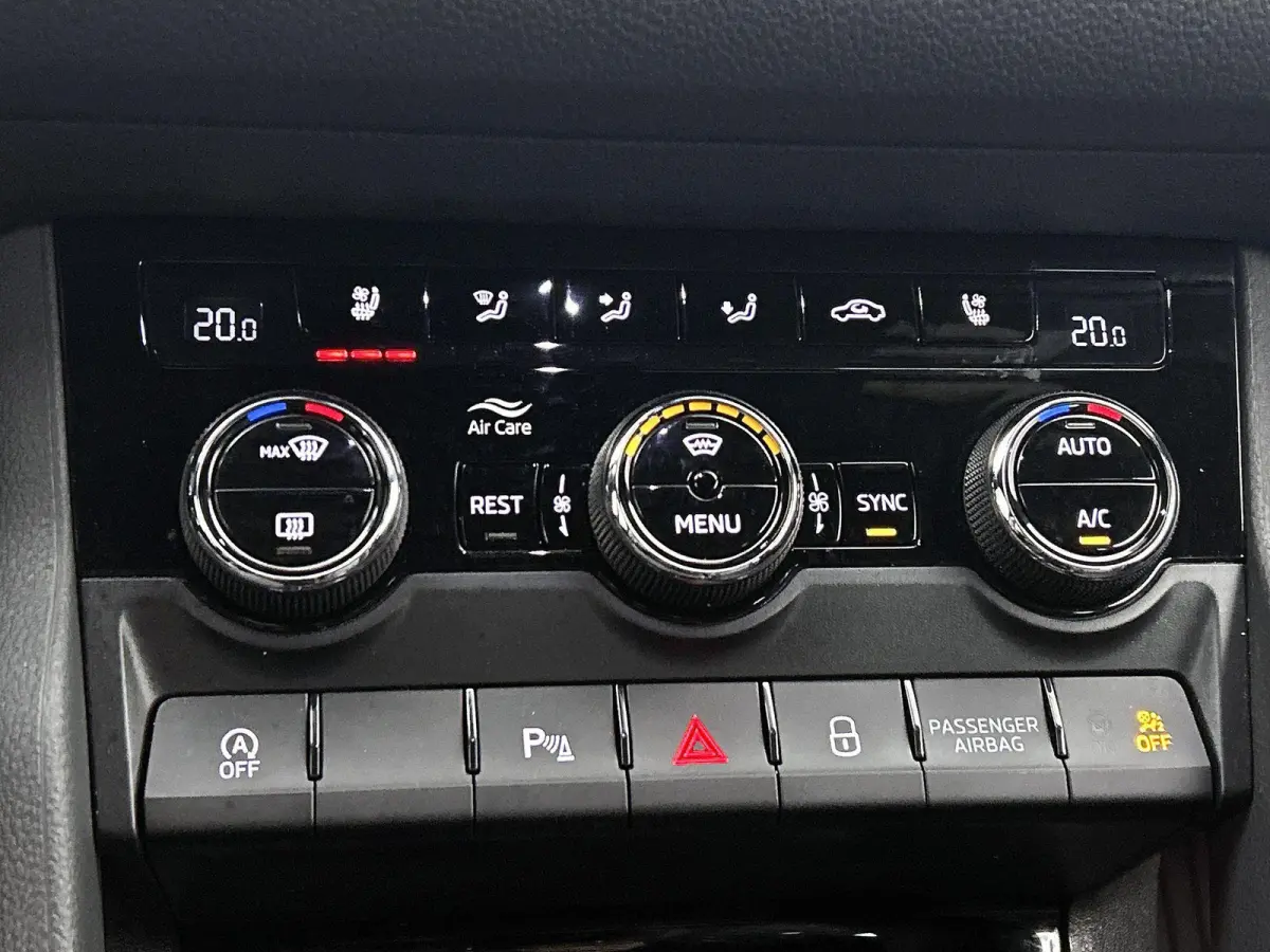 1.5 TSI Sportline Business | Automaat | Apple Carplay / Android Auto | Stoelventilatie | Stoelverwarming | Achteruitrijcamera | Parkeersensoren | Lederen Bekleding |