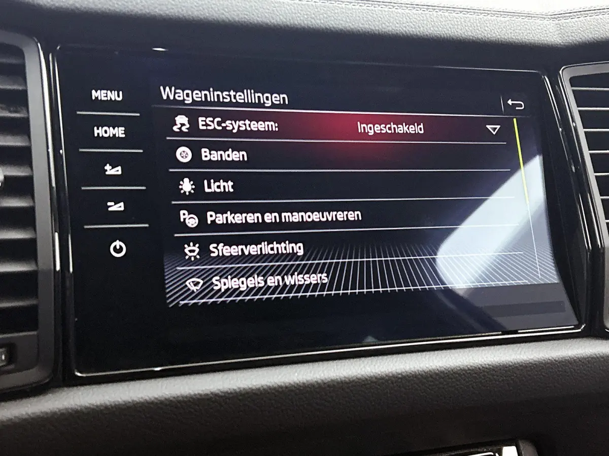 1.5 TSI Sportline Business | Automaat | Apple Carplay / Android Auto | Stoelventilatie | Stoelverwarming | Achteruitrijcamera | Parkeersensoren | Lederen Bekleding |