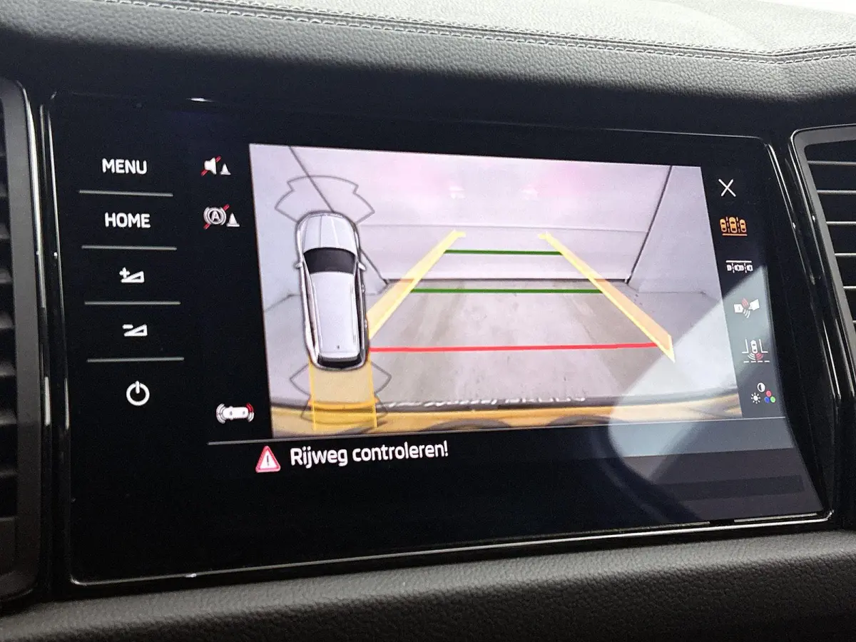 1.5 TSI Sportline Business | Automaat | Apple Carplay / Android Auto | Stoelventilatie | Stoelverwarming | Achteruitrijcamera | Parkeersensoren | Lederen Bekleding |