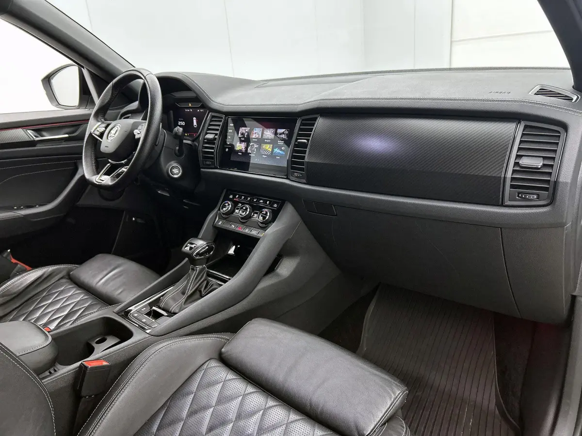 1.5 TSI Sportline Business | Automaat | Apple Carplay / Android Auto | Stoelventilatie | Stoelverwarming | Achteruitrijcamera | Parkeersensoren | Lederen Bekleding |