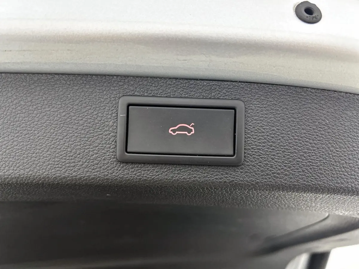 1.5 TSI Sportline Business | Automaat | Apple Carplay / Android Auto | Stoelventilatie | Stoelverwarming | Achteruitrijcamera | Parkeersensoren | Lederen Bekleding |