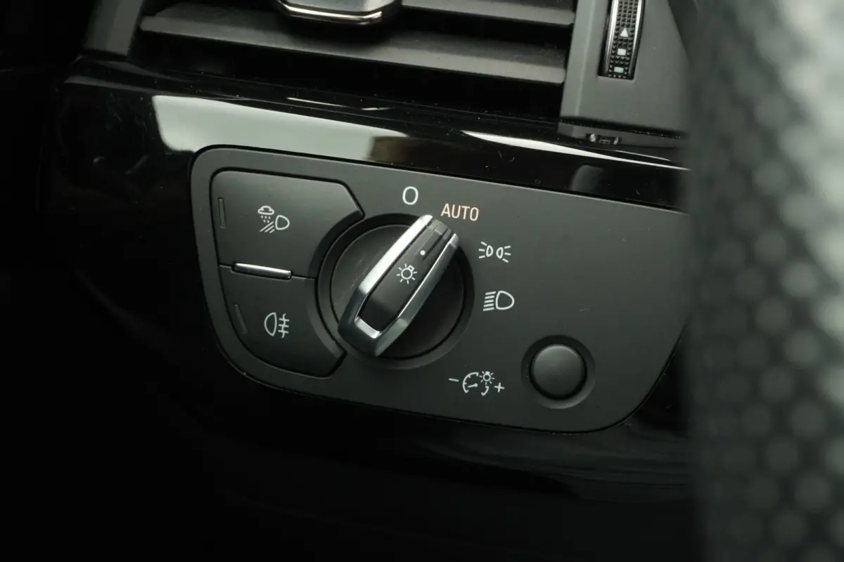 40 TFSI Quattro S edition / MatrixLED / Camera / AudiSound / Terragrijs / DEC-2021 / = DEALER ONDERHOUDEN !!