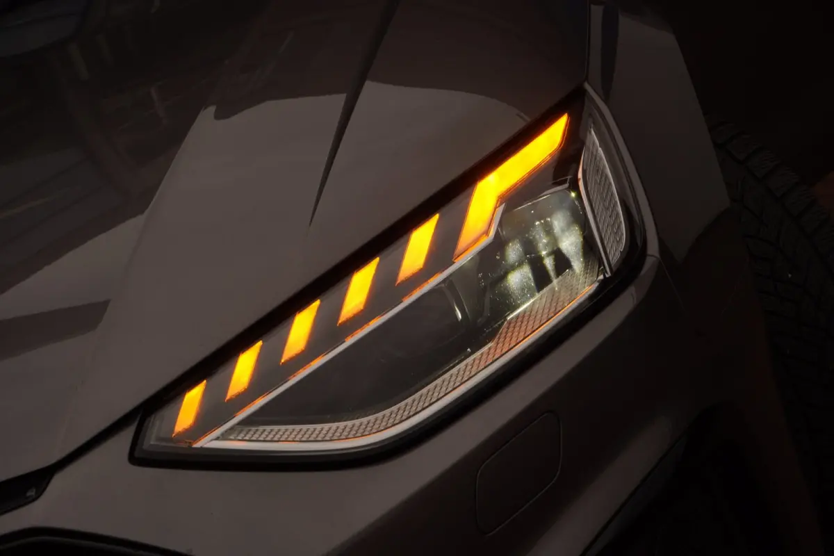 40 TFSI Quattro S edition / MatrixLED / Camera / AudiSound / Terragrijs / DEC-2021 / = DEALER ONDERHOUDEN !!