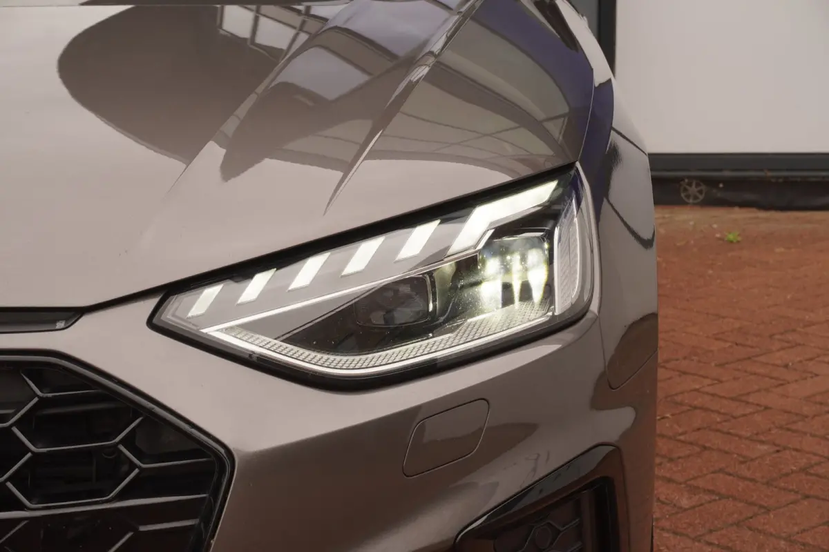 40 TFSI Quattro S edition / MatrixLED / Camera / AudiSound / Terragrijs / DEC-2021 / = DEALER ONDERHOUDEN !!