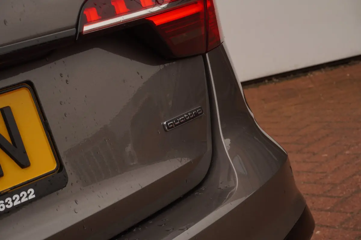 40 TFSI Quattro S edition / MatrixLED / Camera / AudiSound / Terragrijs / DEC-2021 / = DEALER ONDERHOUDEN !!