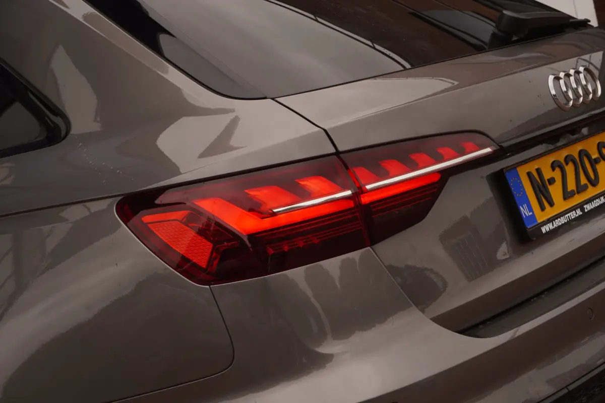 40 TFSI Quattro S edition / MatrixLED / Camera / AudiSound / Terragrijs / DEC-2021 / = DEALER ONDERHOUDEN !!