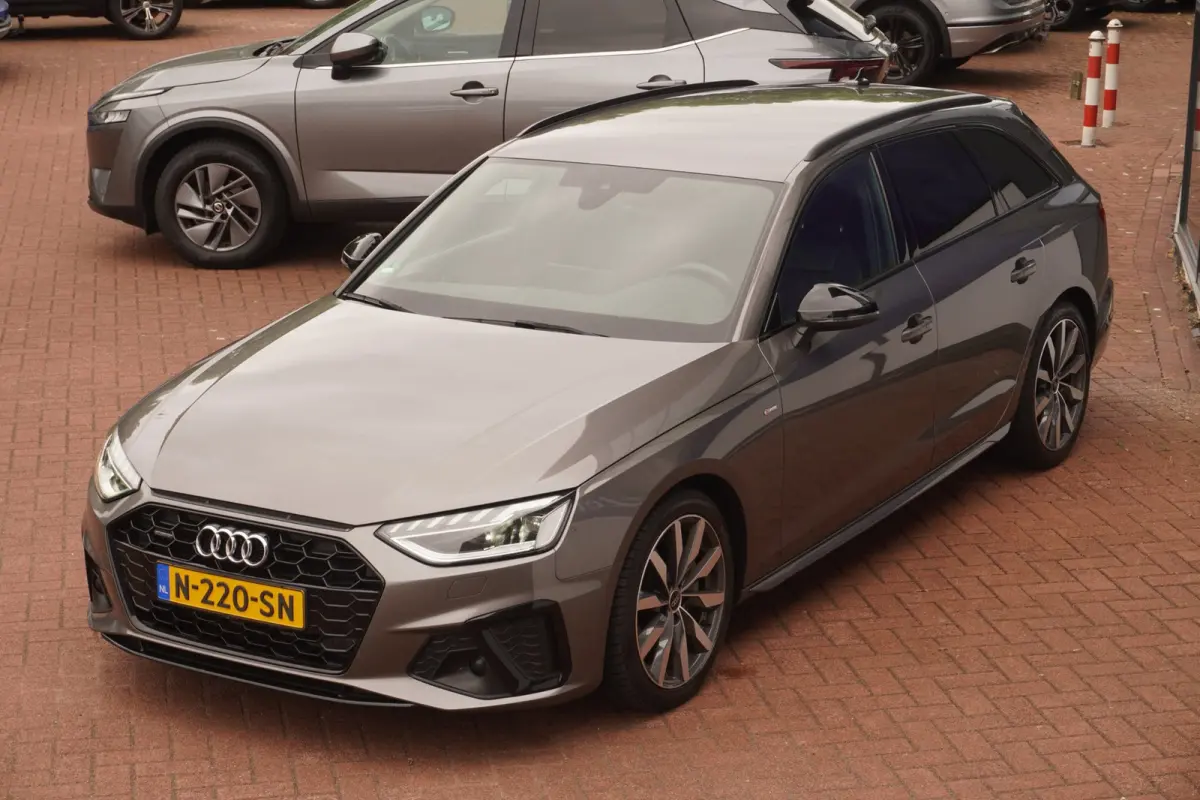 40 TFSI Quattro S edition / MatrixLED / Camera / AudiSound / Terragrijs / DEC-2021 / = DEALER ONDERHOUDEN !!