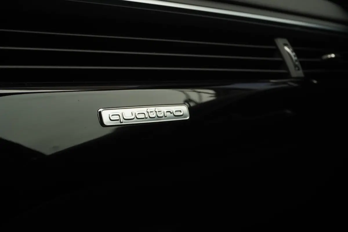 40 TFSI Quattro S edition / MatrixLED / Camera / AudiSound / Terragrijs / DEC-2021 / = DEALER ONDERHOUDEN !!