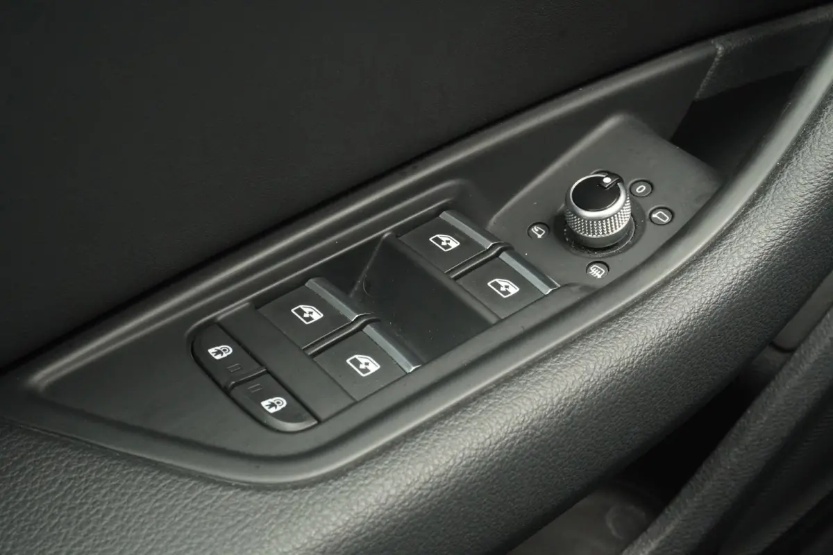 40 TFSI Quattro S edition / MatrixLED / Camera / AudiSound / Terragrijs / DEC-2021 / = DEALER ONDERHOUDEN !!