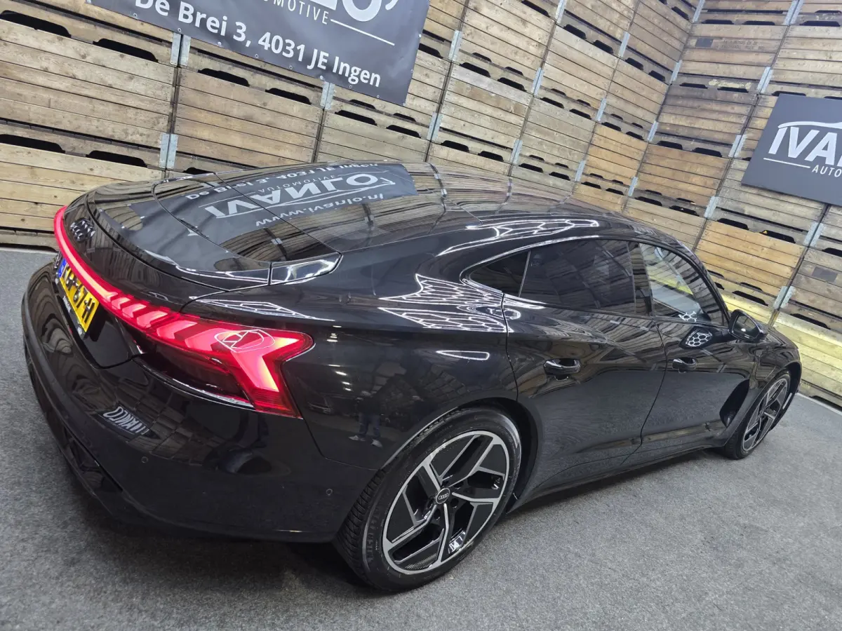 GT edition ZERO 93 kWh Pano Leder/alcantara 4WBS HUD 360 B&O 20"LM