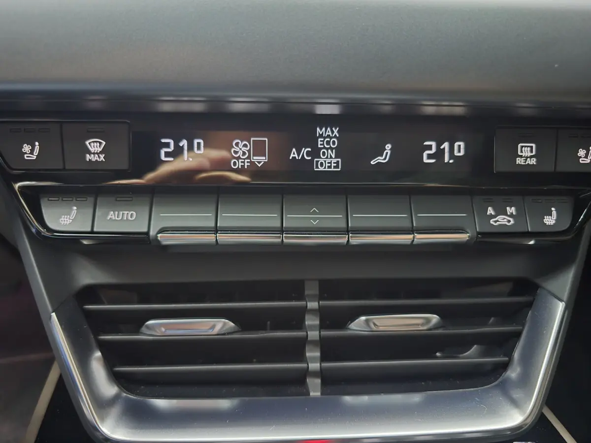 GT edition ZERO 93 kWh Pano Leder/alcantara 4WBS HUD 360 B&O 20"LM