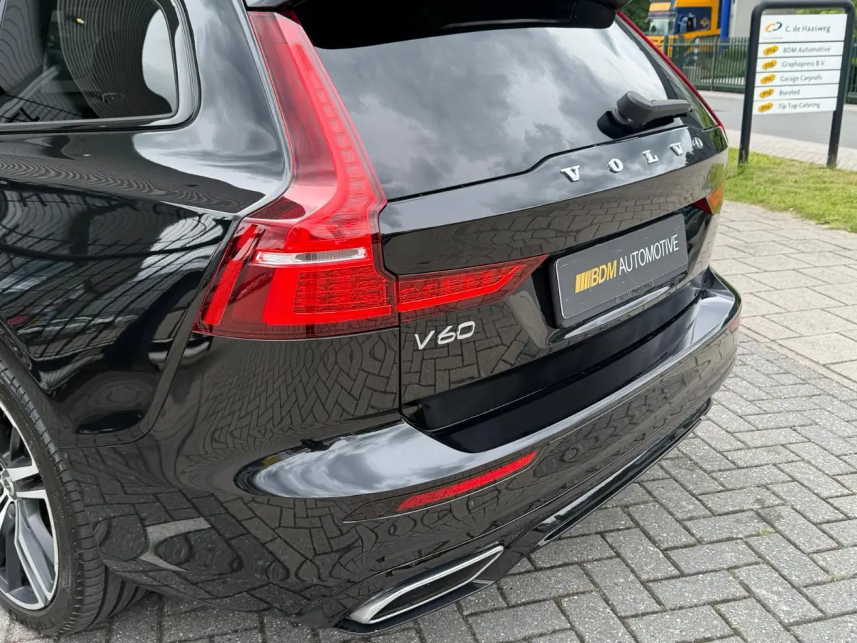 2.0 T8 Recharge AWD R-Design