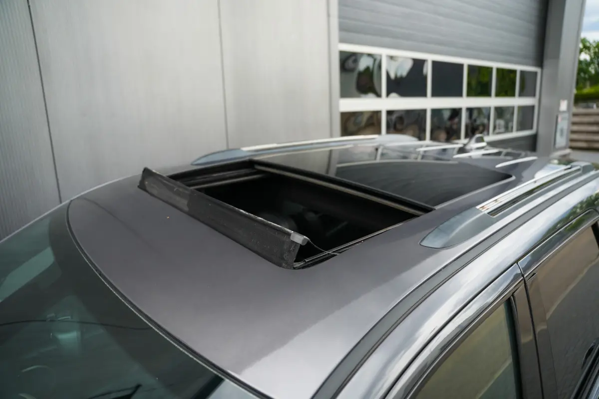 3.0 V6 251 pk CRD Summit Grijs-Kenteken / Lucht-Vering/ Pano-Dak/ Harman&Kardon/ Stoel+Stuur-Verw./Stoel-Ventilatie/ Bi-Xenon/ Keyless/ Navigatie/ Camera/ Trekhaak/ 20'' LMV