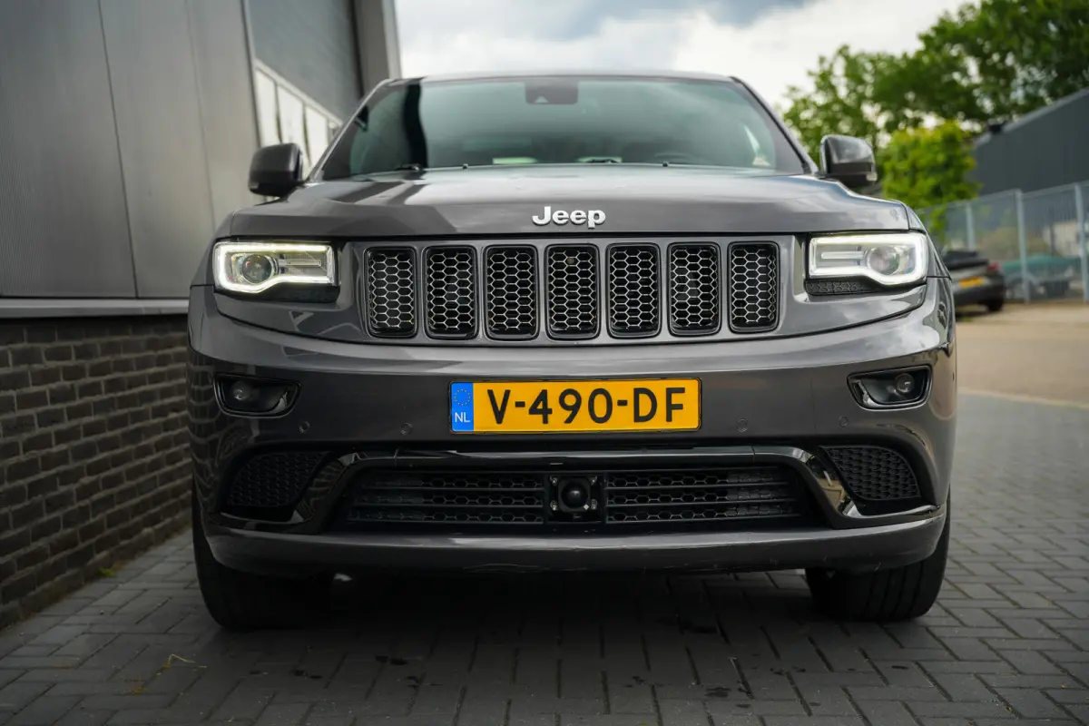 3.0 V6 251 pk CRD Summit Grijs-Kenteken / Lucht-Vering/ Pano-Dak/ Harman&Kardon/ Stoel+Stuur-Verw./Stoel-Ventilatie/ Bi-Xenon/ Keyless/ Navigatie/ Camera/ Trekhaak/ 20'' LMV