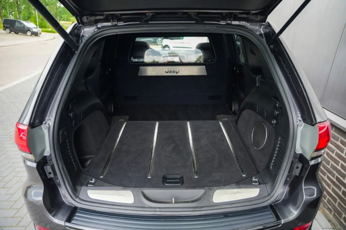 3.0 V6 251 pk CRD Summit Grijs-Kenteken / Lucht-Vering/ Pano-Dak/ Harman&Kardon/ Stoel+Stuur-Verw./Stoel-Ventilatie/ Bi-Xenon/ Keyless/ Navigatie/ Camera/ Trekhaak/ 20'' LMV