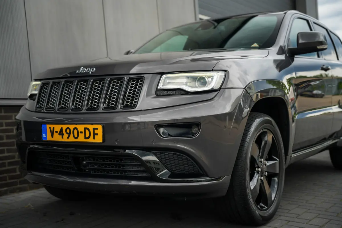3.0 V6 251 pk CRD Summit Grijs-Kenteken / Lucht-Vering/ Pano-Dak/ Harman&Kardon/ Stoel+Stuur-Verw./Stoel-Ventilatie/ Bi-Xenon/ Keyless/ Navigatie/ Camera/ Trekhaak/ 20'' LMV