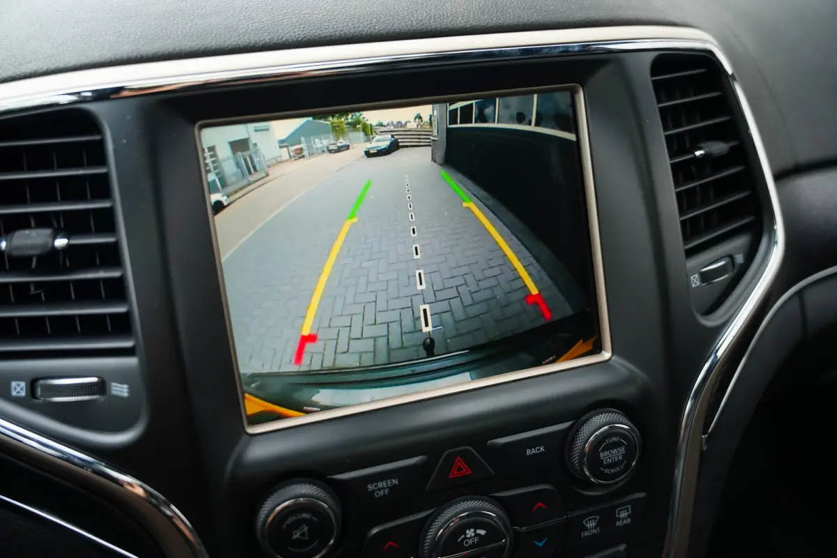 3.0 V6 251 pk CRD Summit Grijs-Kenteken / Lucht-Vering/ Pano-Dak/ Harman&Kardon/ Stoel+Stuur-Verw./Stoel-Ventilatie/ Bi-Xenon/ Keyless/ Navigatie/ Camera/ Trekhaak/ 20'' LMV