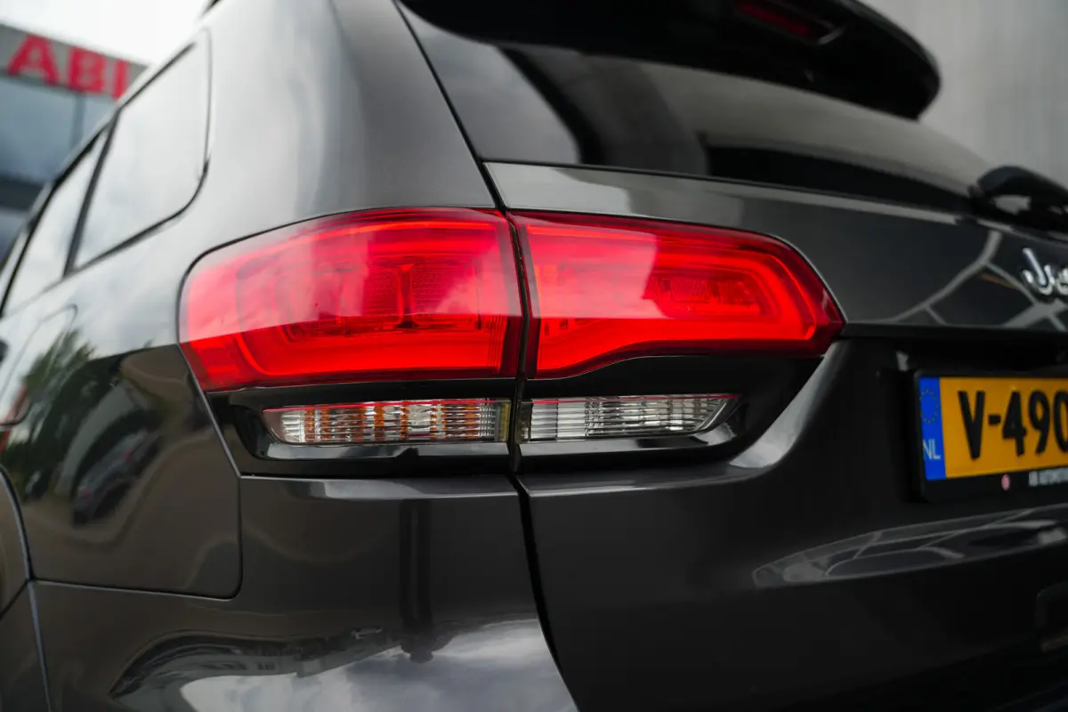 3.0 V6 251 pk CRD Summit Grijs-Kenteken / Lucht-Vering/ Pano-Dak/ Harman&Kardon/ Stoel+Stuur-Verw./Stoel-Ventilatie/ Bi-Xenon/ Keyless/ Navigatie/ Camera/ Trekhaak/ 20'' LMV