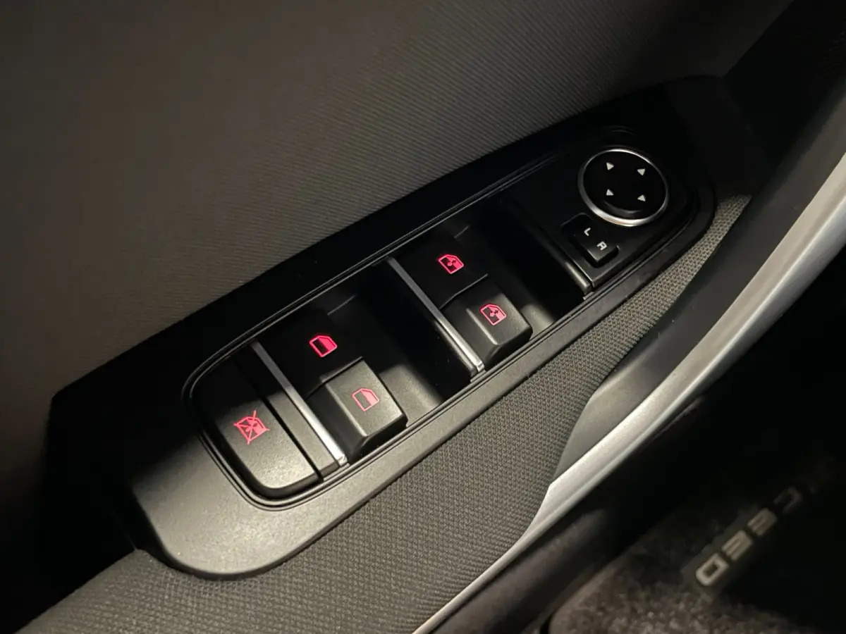 1.0 T-GDi DynamicLine|FACELIFT|120PK|APPLE CARPLAY|ANDROID AUTO|STOEL+STUURVERW|CAMERA|CRUISE+CLIMATE|1e EIG.|INCL.BTW|