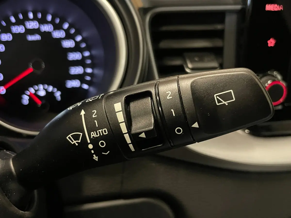 1.0 T-GDi DynamicLine|FACELIFT|120PK|APPLE CARPLAY|ANDROID AUTO|STOEL+STUURVERW|CAMERA|CRUISE+CLIMATE|1e EIG.|INCL.BTW|