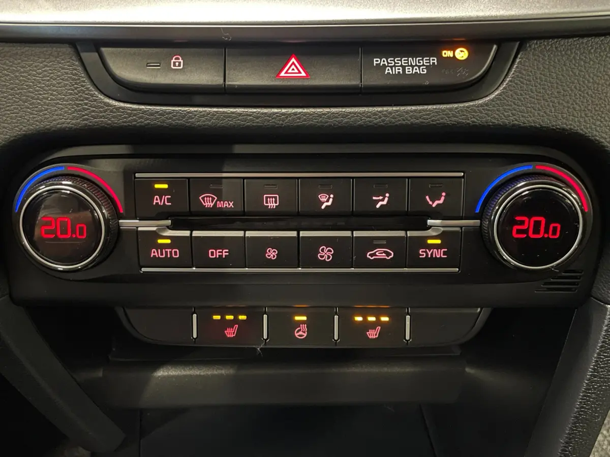 1.0 T-GDi DynamicLine|FACELIFT|120PK|APPLE CARPLAY|ANDROID AUTO|STOEL+STUURVERW|CAMERA|CRUISE+CLIMATE|1e EIG.|INCL.BTW|