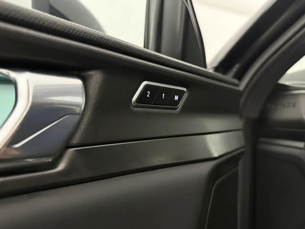 1.5 | Matte Grijs | Pano | Sfeer | 360° |  Memory | Virtual | Cruise | Carplay