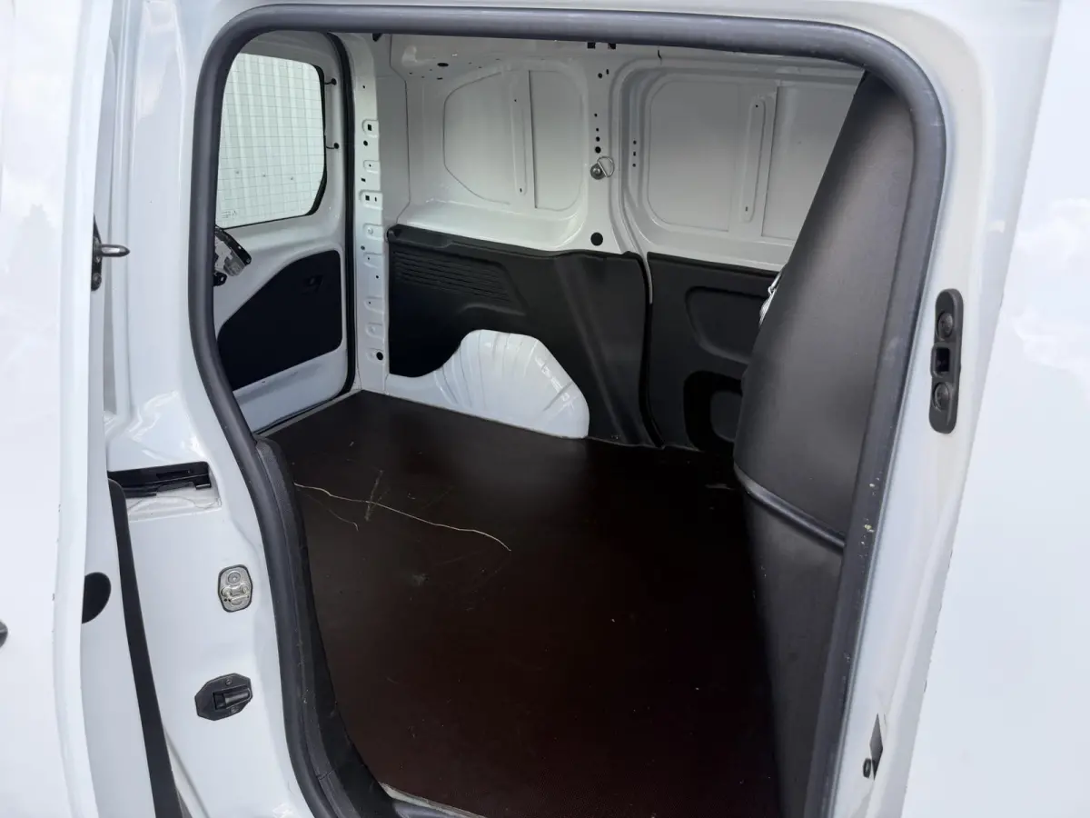 1.5 BlueHDI Control*A/C*TEL*SCHUIFDEUR*PDC*SIDEBAR
