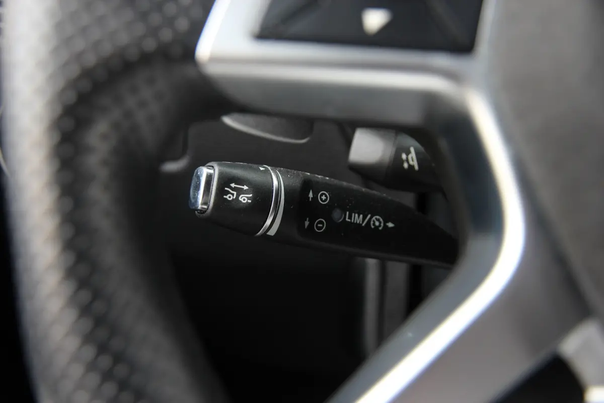 AMG 63 | Pano | Entertainment | Carbon | H/K