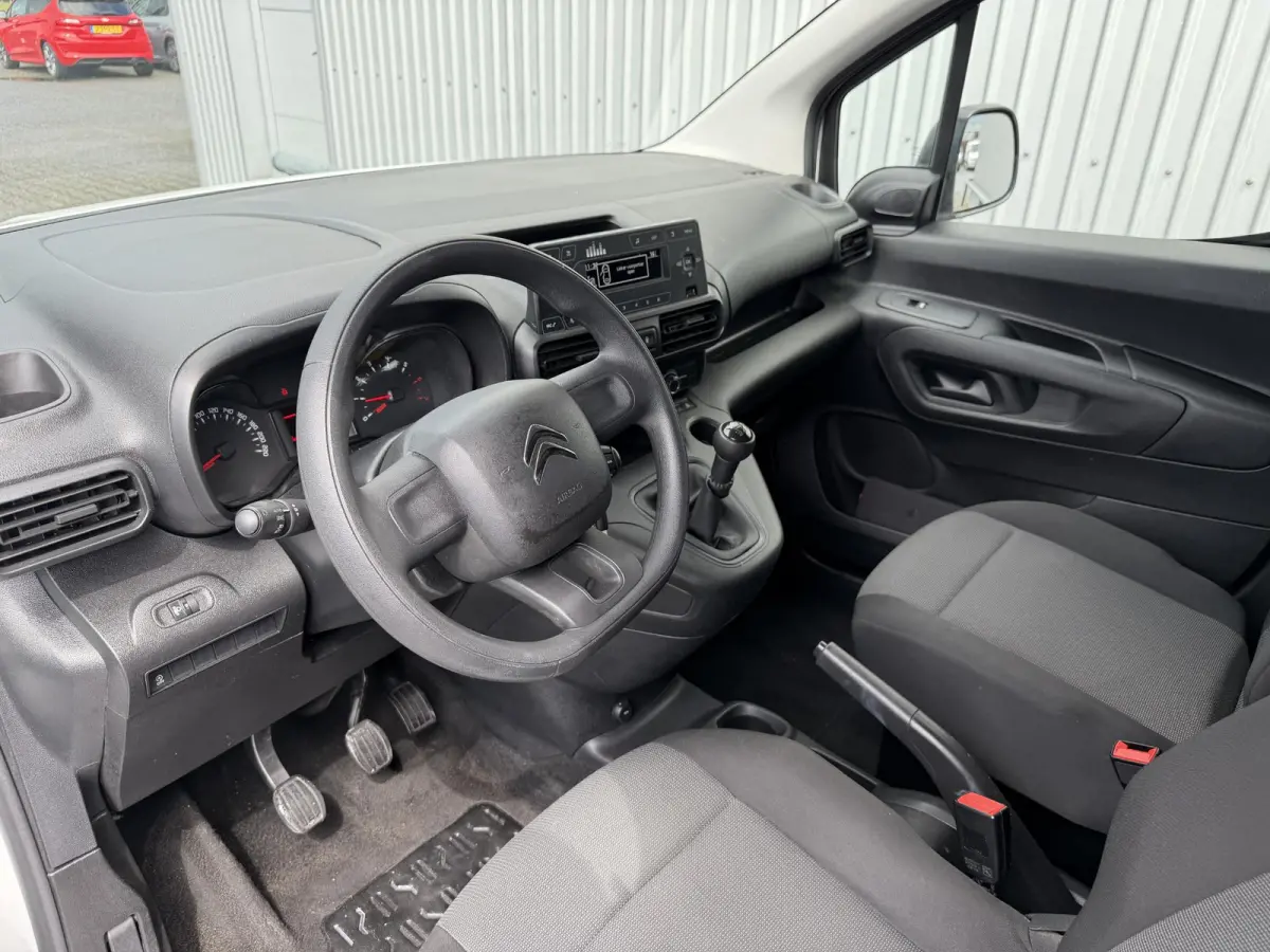 1.5 BlueHDI Control*A/C*TEL*SCHUIFDEUR*PDC*SIDEBAR