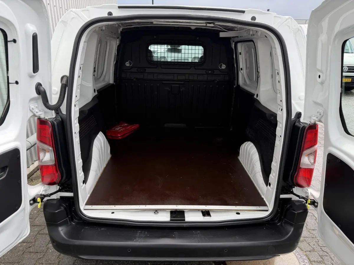 1.5 BlueHDI Control*A/C*TEL*SCHUIFDEUR*PDC*SIDEBAR