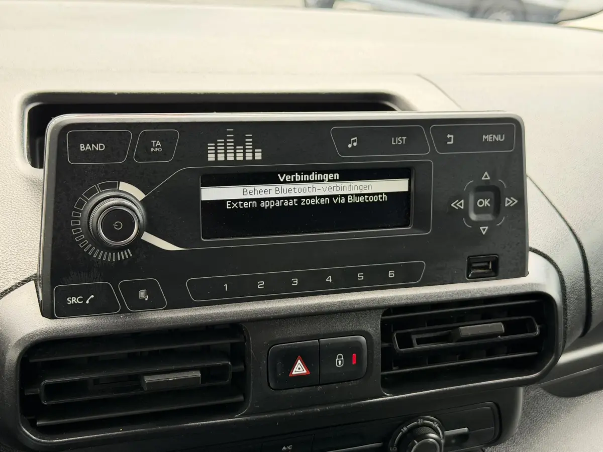 1.5 BlueHDI Control*A/C*TEL*SCHUIFDEUR*PDC*SIDEBAR
