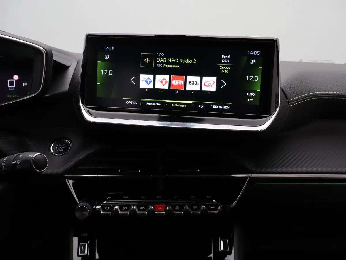 1.2 PureTech GT Pack Automaat | Cruise Control | Keyless | Camera | Climate Control | Appel Carplay/Android auto | 17" Lichtmetalen Velgen