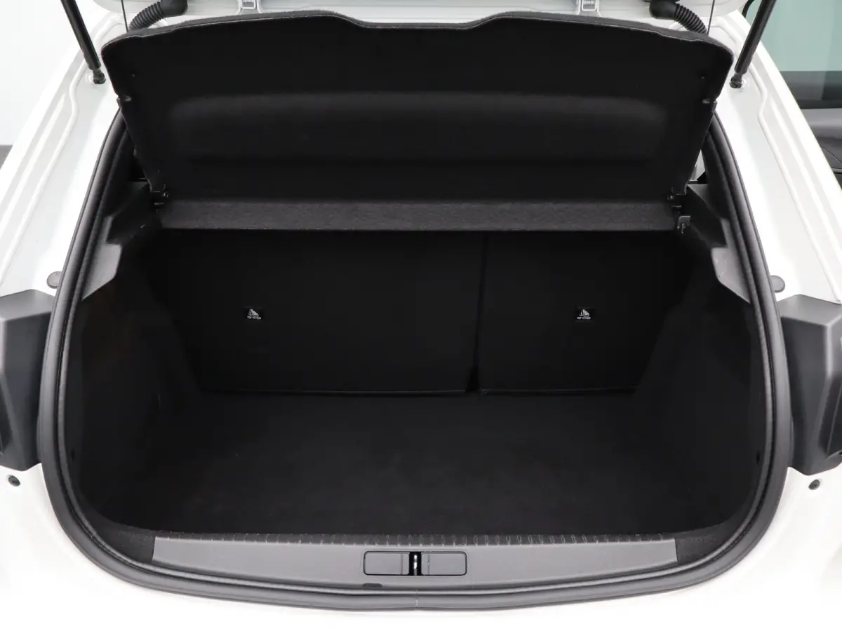 1.2 PureTech GT Pack Automaat | Cruise Control | Keyless | Camera | Climate Control | Appel Carplay/Android auto | 17" Lichtmetalen Velgen